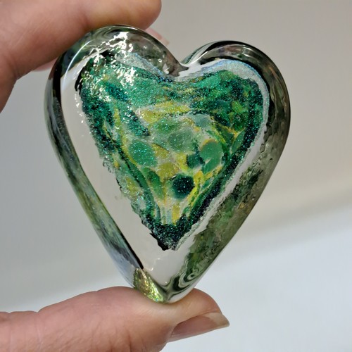 Click to view detail for DB-1005 Paperweight Green Heart $52